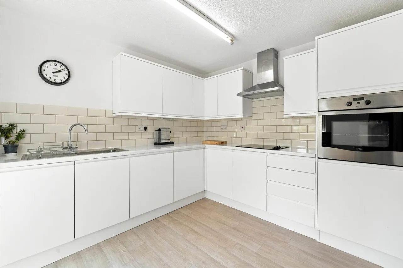 Shirleys Close, Prestbury, photo 7