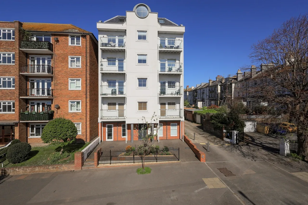 The Avenue, Eastbourne, photo 11