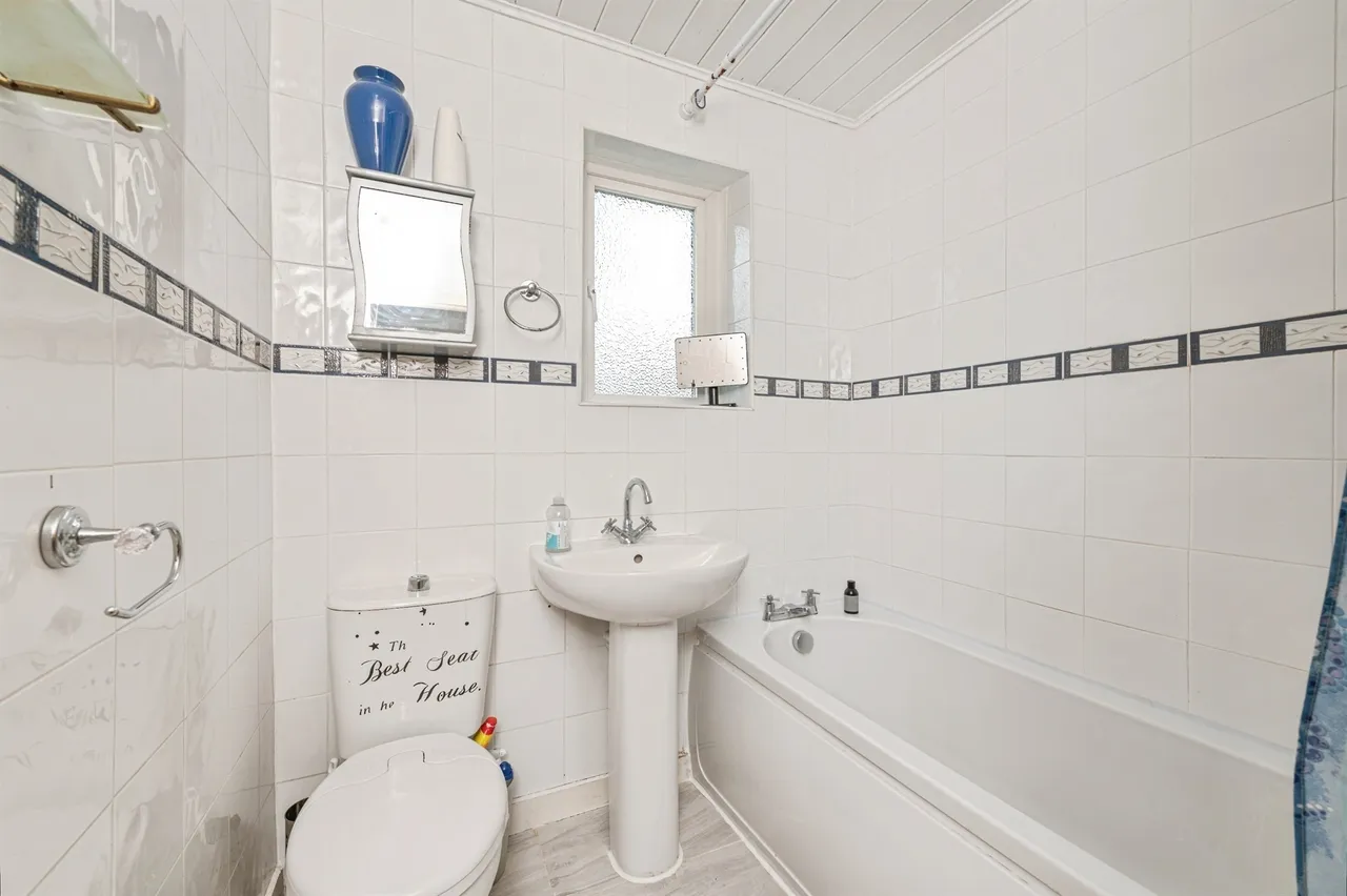 Lister Street, Moldgreen, Huddersfield, photo 10