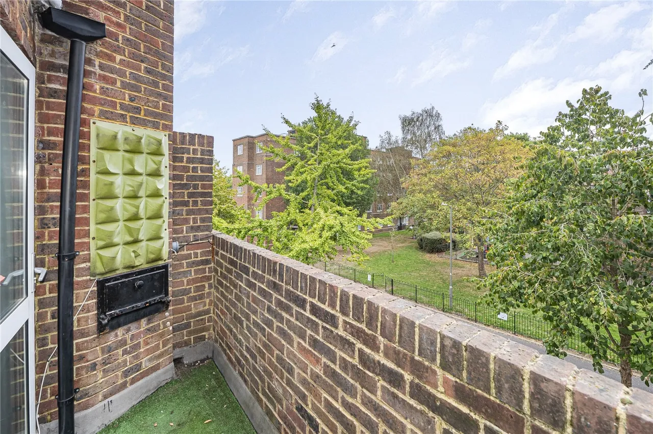 Toland Square, London, photo 11