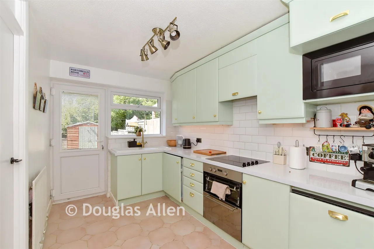 Bourne Close, Basildon, SS15, photo 11