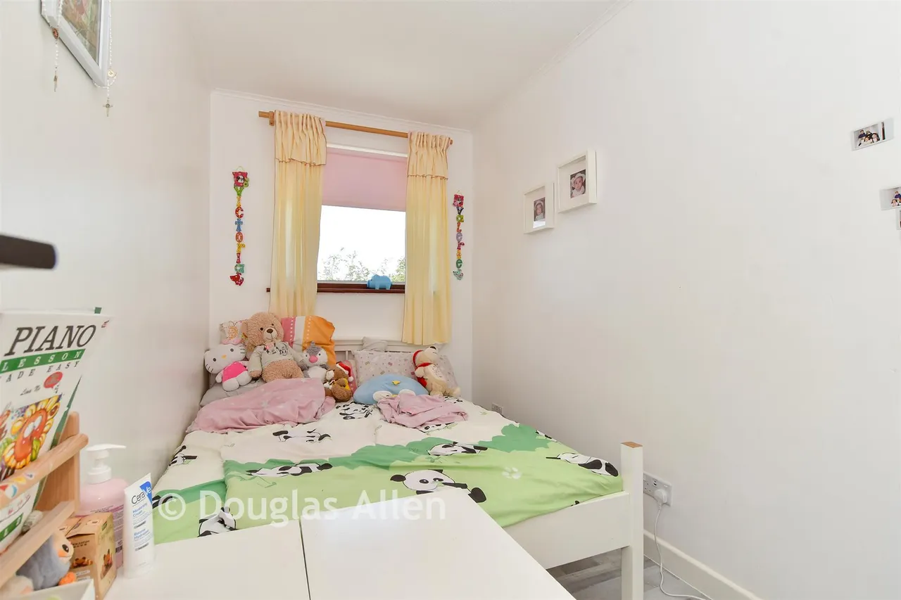 Bourne Close, Basildon, SS15, photo 8