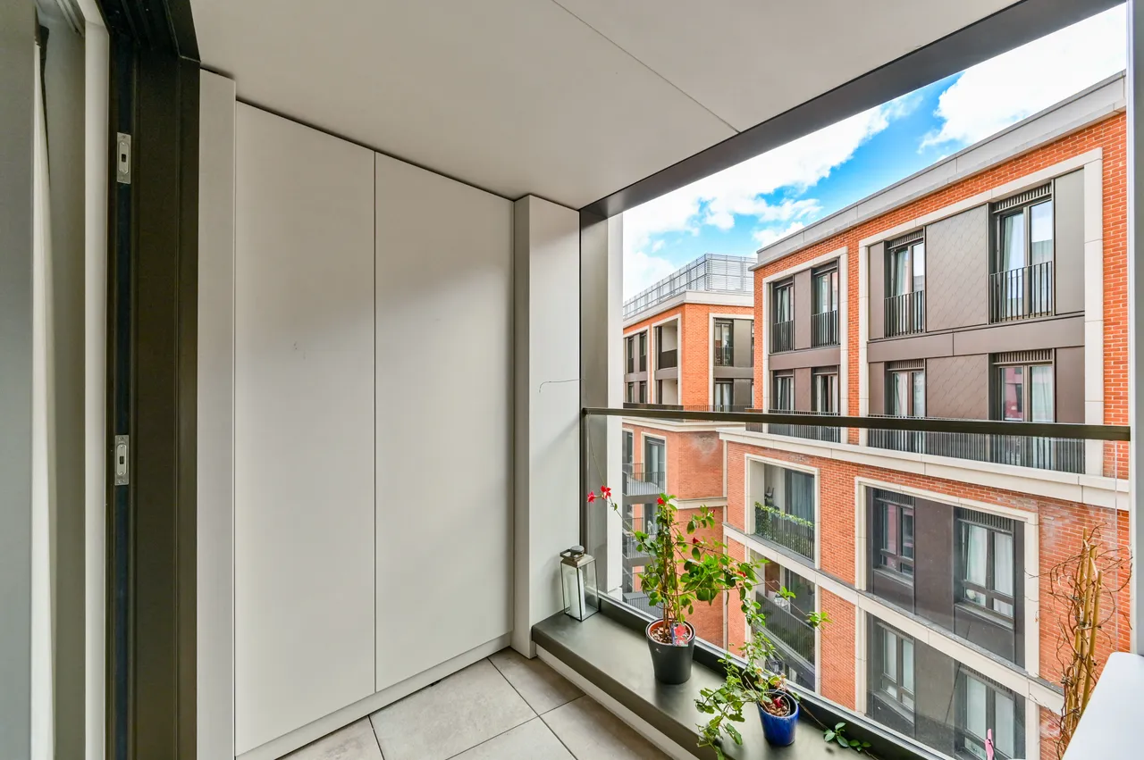 Apartment 901, Westmark Tower, LONDON, photo 9