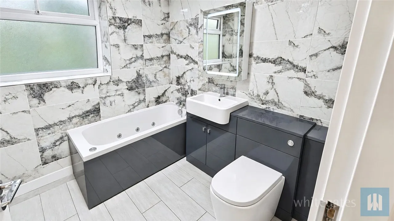 Hebble Court, Thornhill Lees, WF12, photo 8