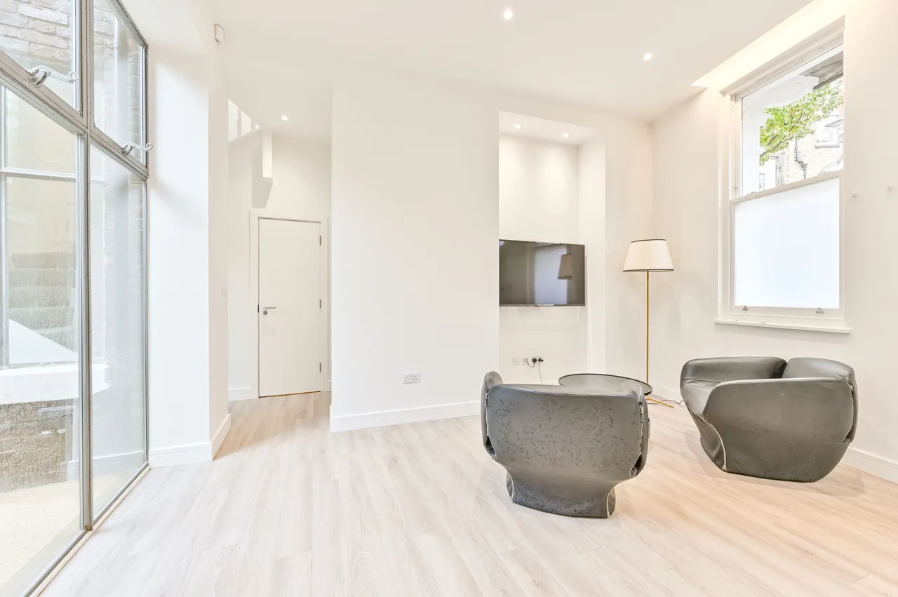 London, WC1N, photo 5