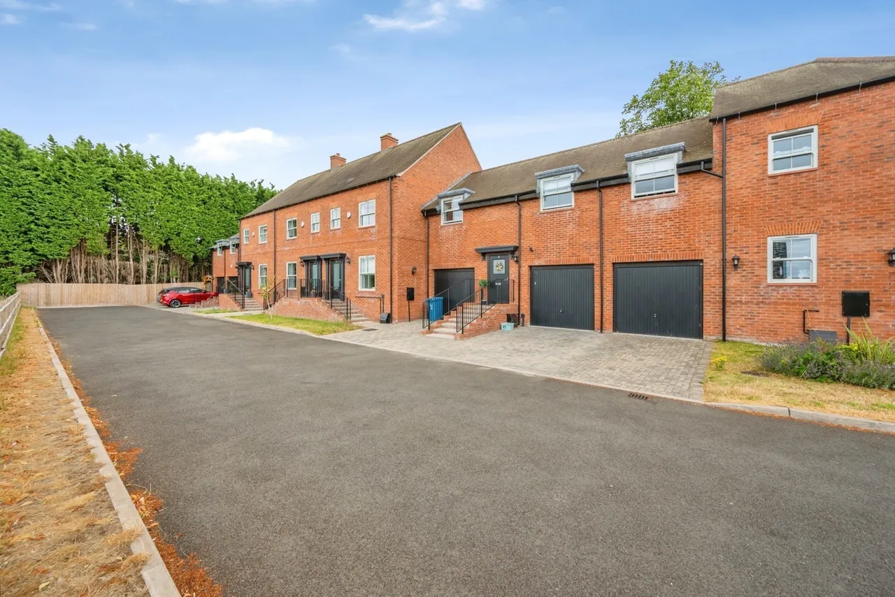 Lime Tree Court, Bonehill Road, Tamworth, Staffordshire, B78, photo 21