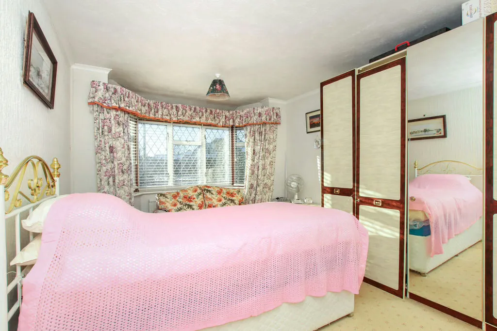 Grove Park, Tring, Hertfordshire, HP23 5JR, photo 8
