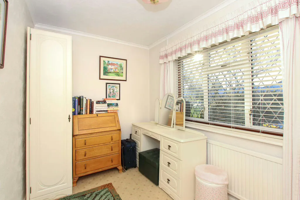 Grove Park, Tring, Hertfordshire, HP23 5JR, photo 11