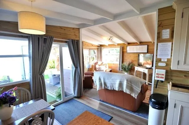 Beach Road, Benllech, LL74, photo 5