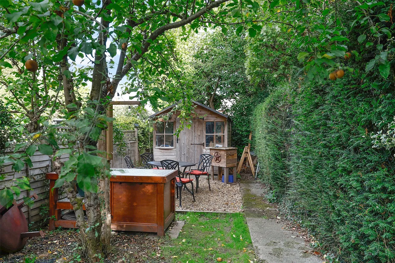Horsham Road, Mid Holmwood, RH5, photo 12