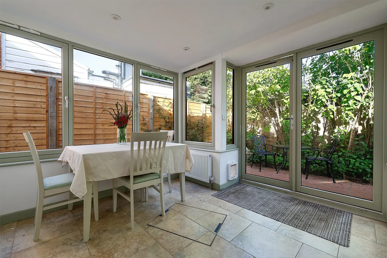 Horsham Road, Mid Holmwood, RH5, photo 5