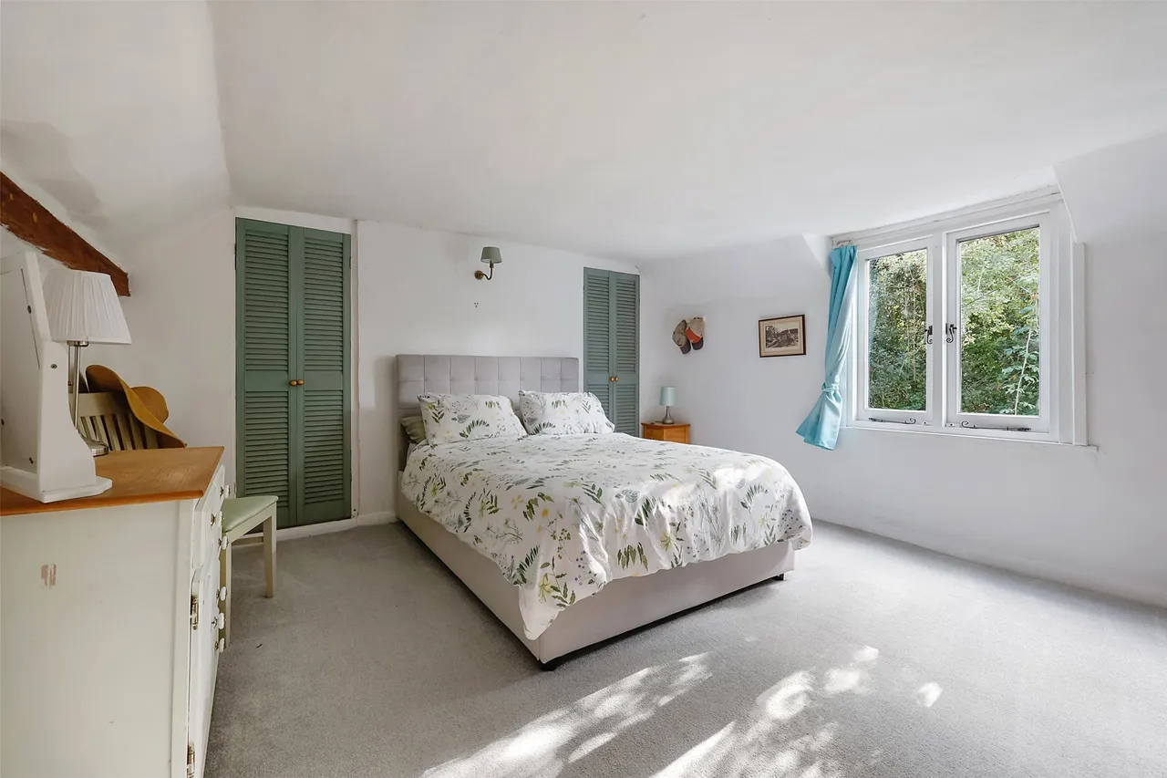 Horsham Road, Mid Holmwood, RH5, photo 6