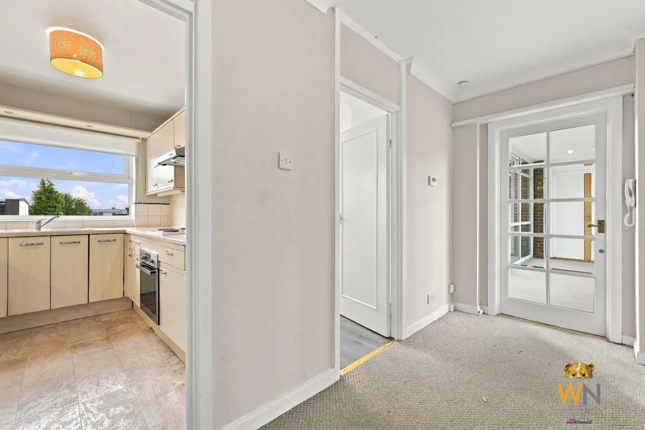 Hutton Road, Shenfield, CM15, photo 6
