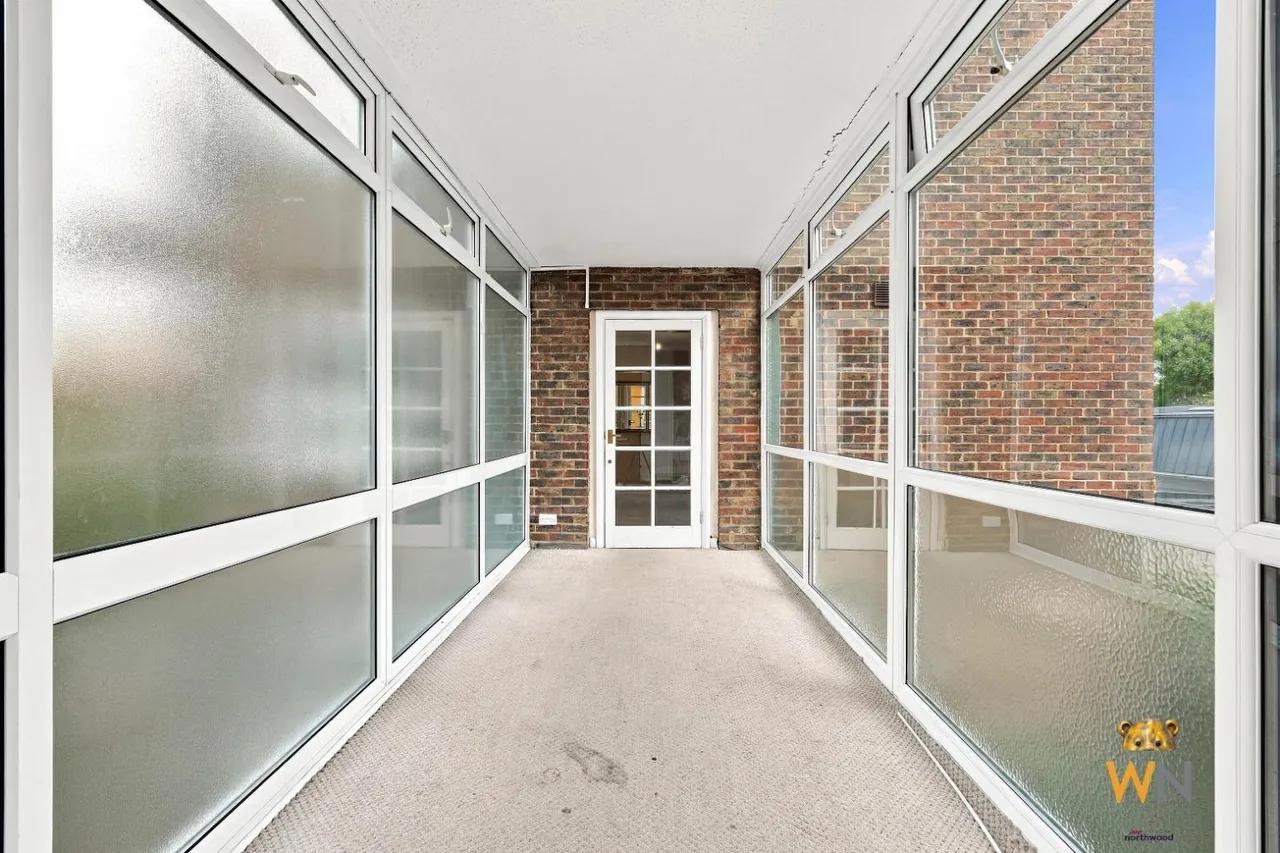 Hutton Road, Shenfield, CM15, photo 14