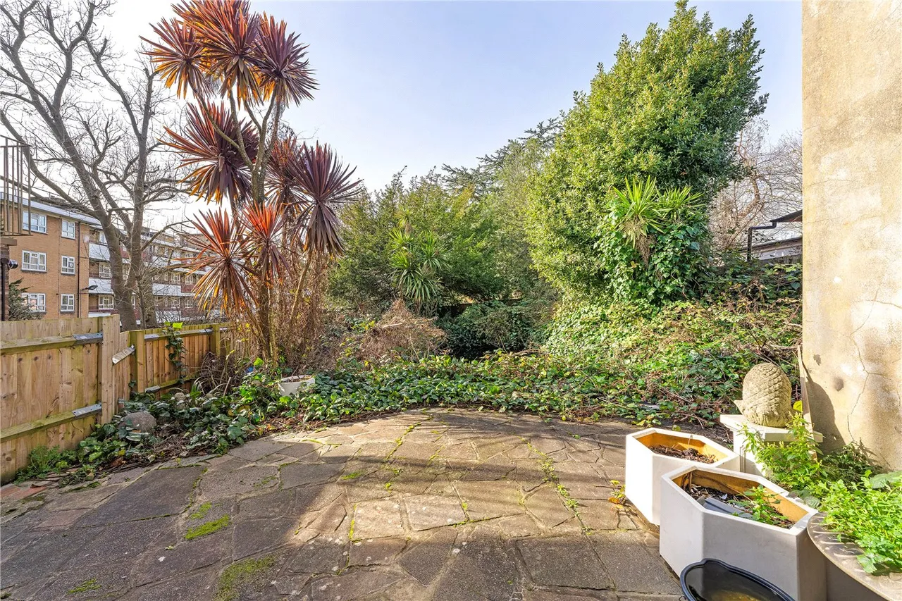 Dog Kennel Hill, East Dulwich, London, SE22, photo 5