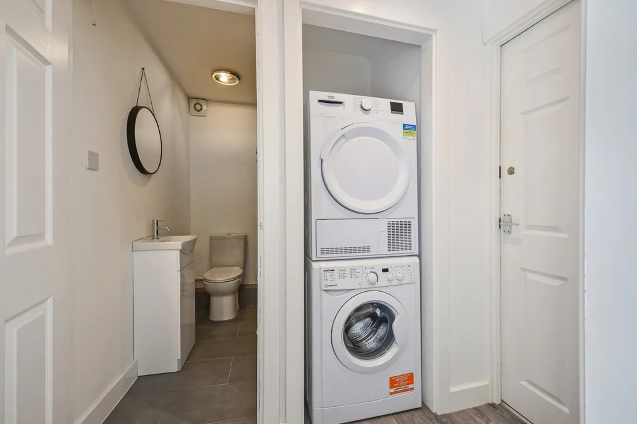 Wavell Way, Winchester, photo 9