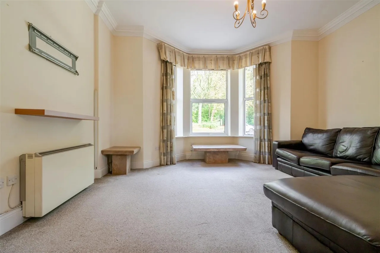 Neilston Rise, Bolton, BL1, photo 2