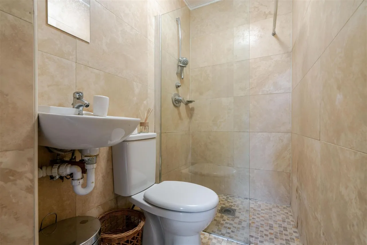 Neilston Rise, Bolton, BL1, photo 8