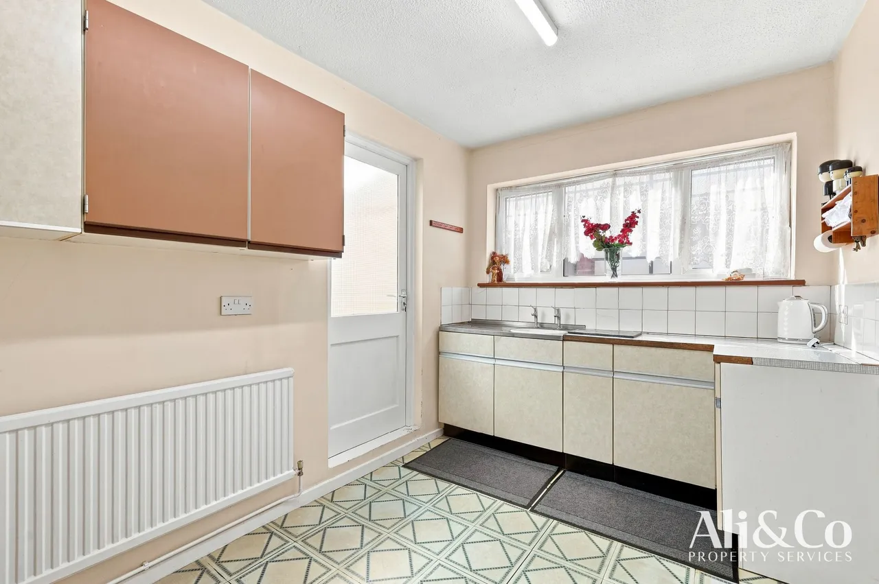 Southey Walk, Tilbury, Essex, RM18 8AT, photo 5