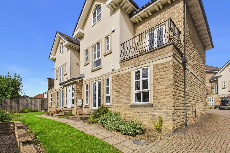 Ring Road, Seacroft, Leeds, LS14, photo 6