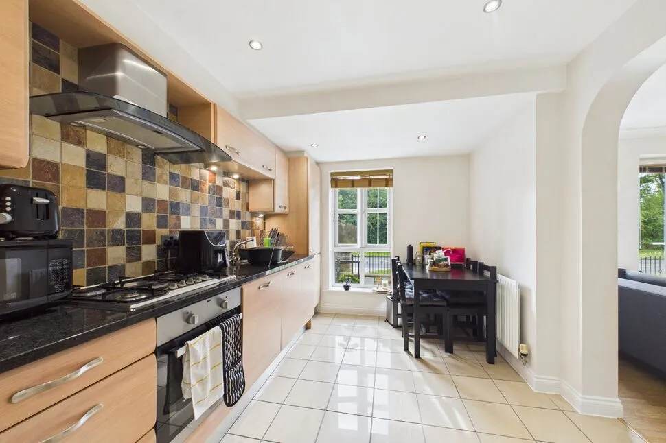 Ring Road, Seacroft, Leeds, LS14, photo 7