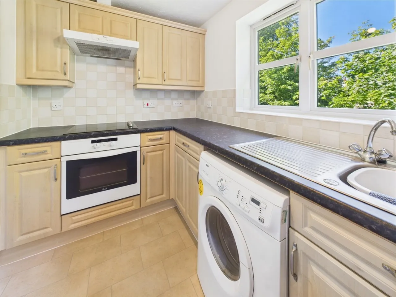 Sylvan Court, Plymouth, photo 5