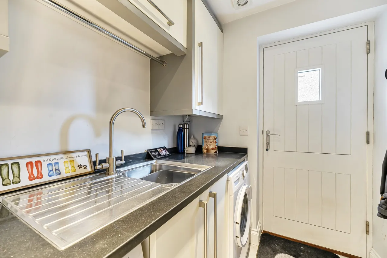 Albion Yard Hook Road, North Warnborough, Hook, RG29 1EU, photo 7