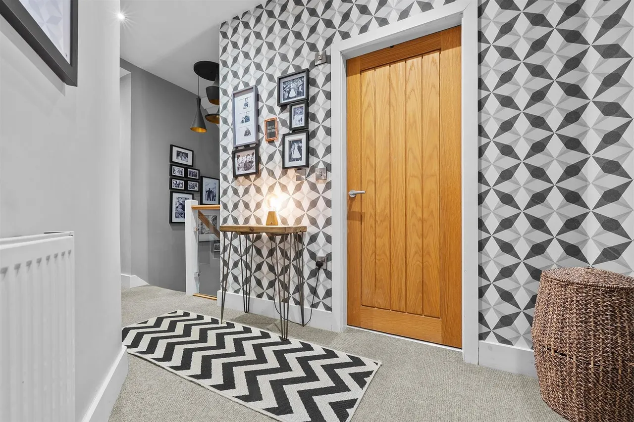 Brocklehurst Drive, Prestbury, photo 12