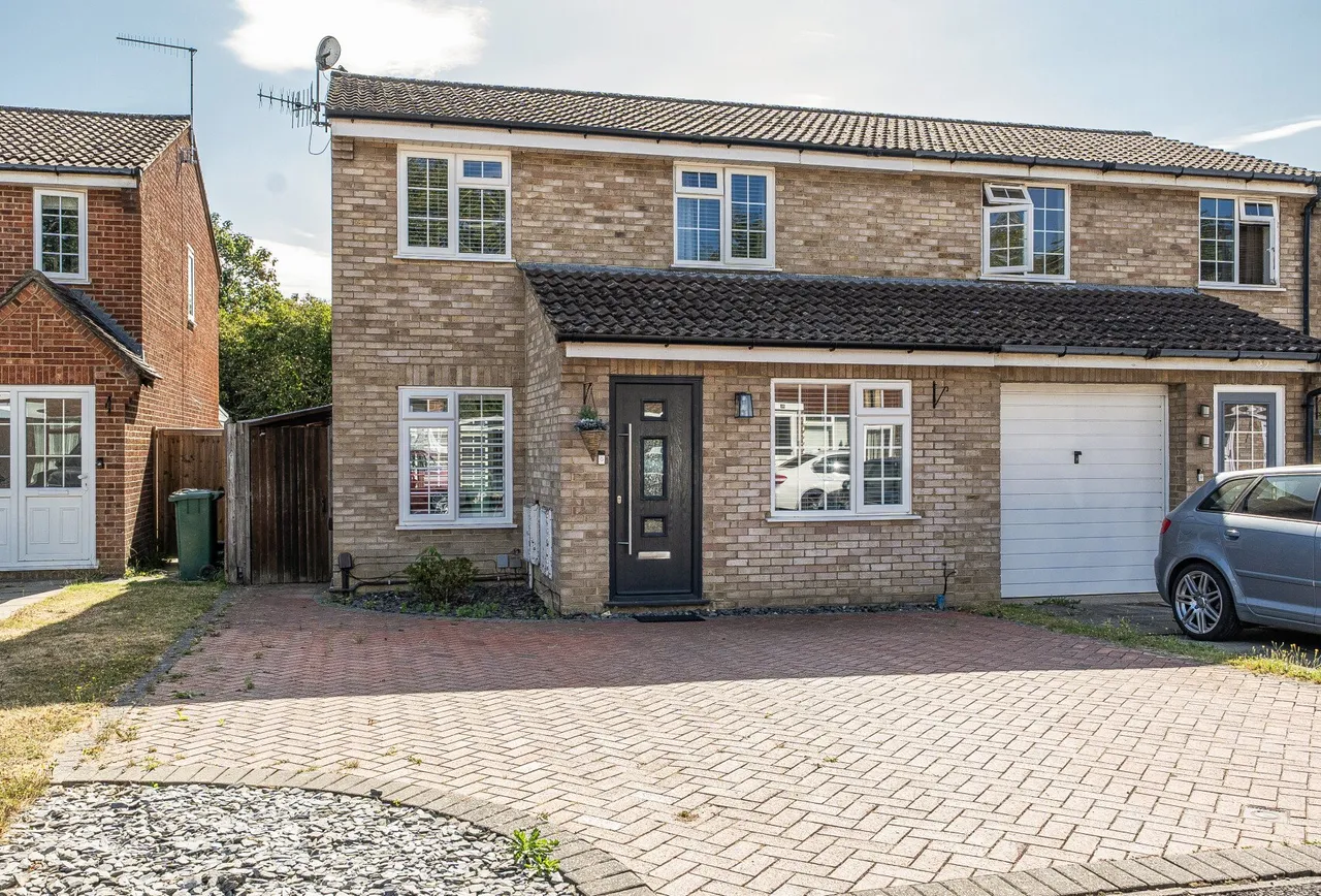 3 bed house for sale — Tanyard Way, Horley, RH6 9PQ