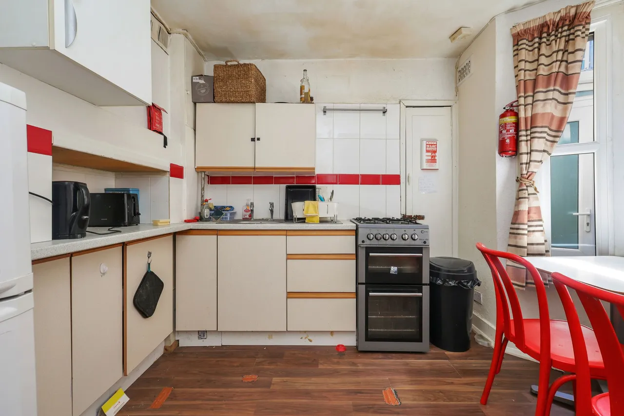 Lechmere Road, London, NW2, photo 3