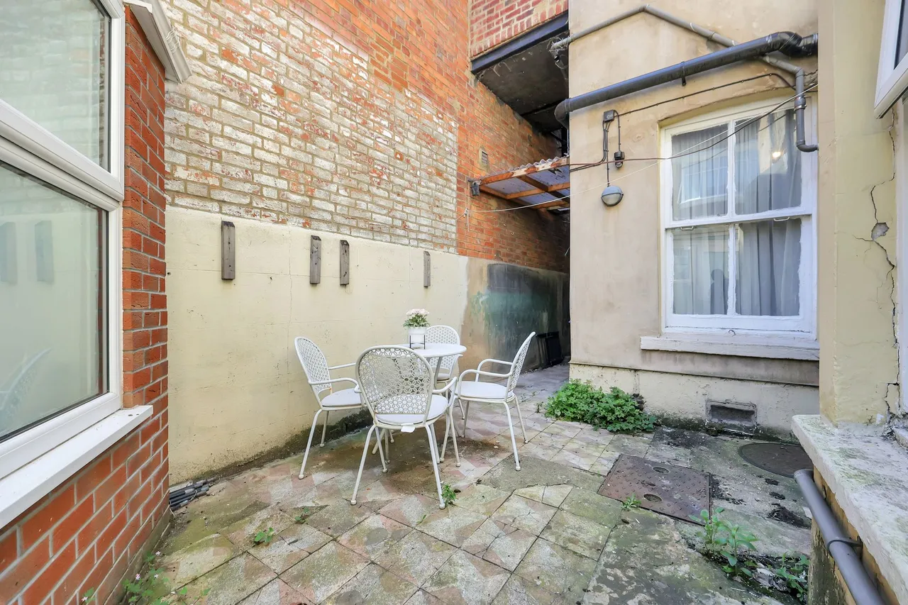Lechmere Road, London, NW2, photo 4