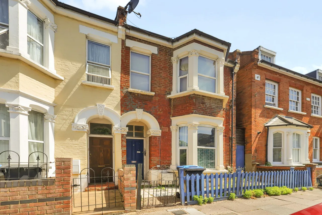 4 bed house for sale, Lechmere Road, London, NW2