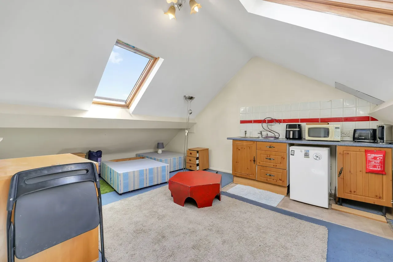 Lechmere Road, London, NW2, photo 11