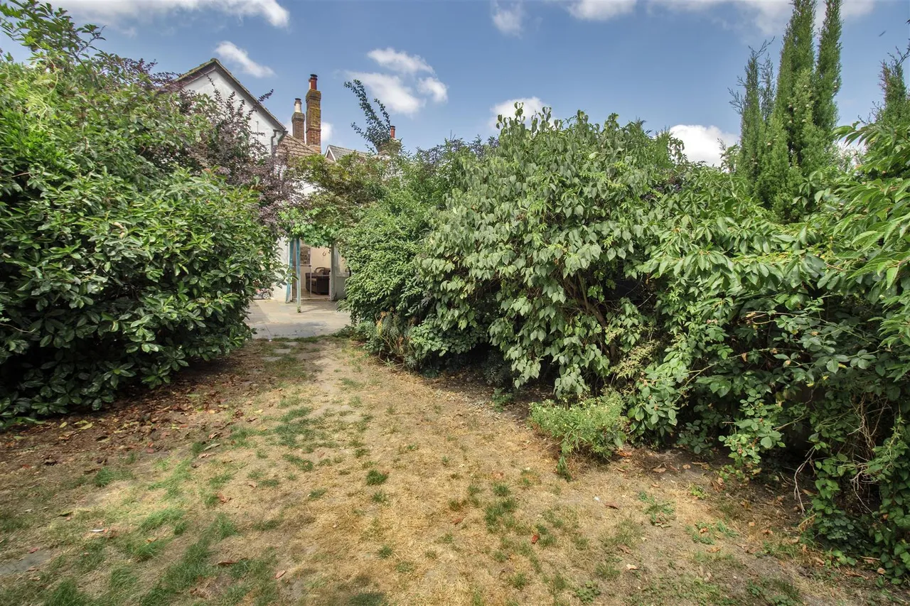 Maidstone Road, Paddock Wood, photo 14