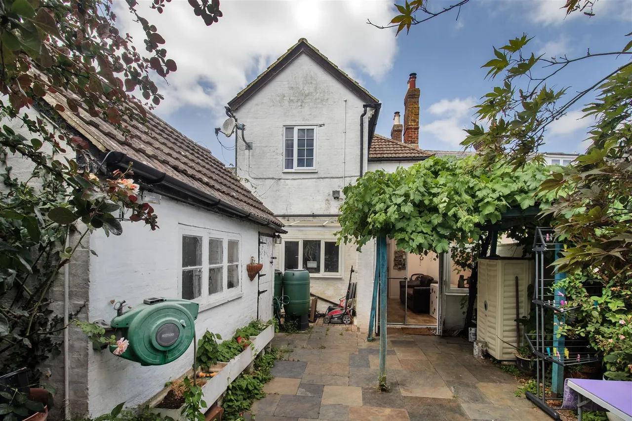 Maidstone Road, Paddock Wood, photo 6