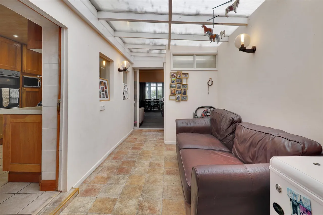 Maidstone Road, Paddock Wood, photo 9
