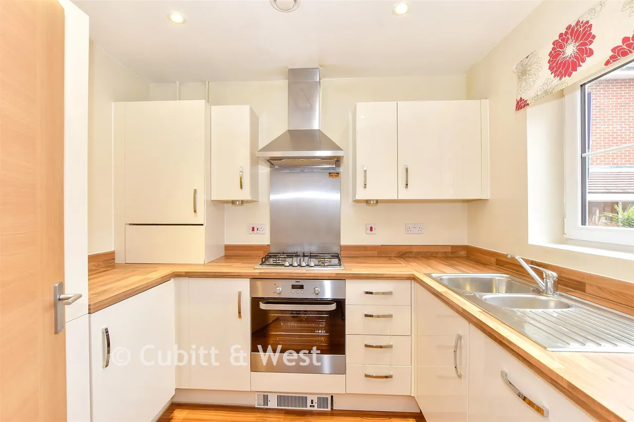 Old Brewery Way, Horndean, PO8, photo 2