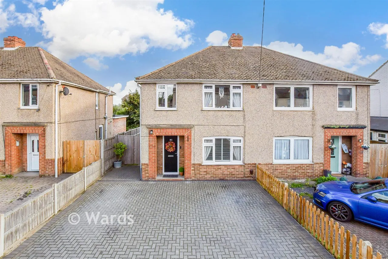 3 bed house for sale, Malling Road, Snodland, ME6