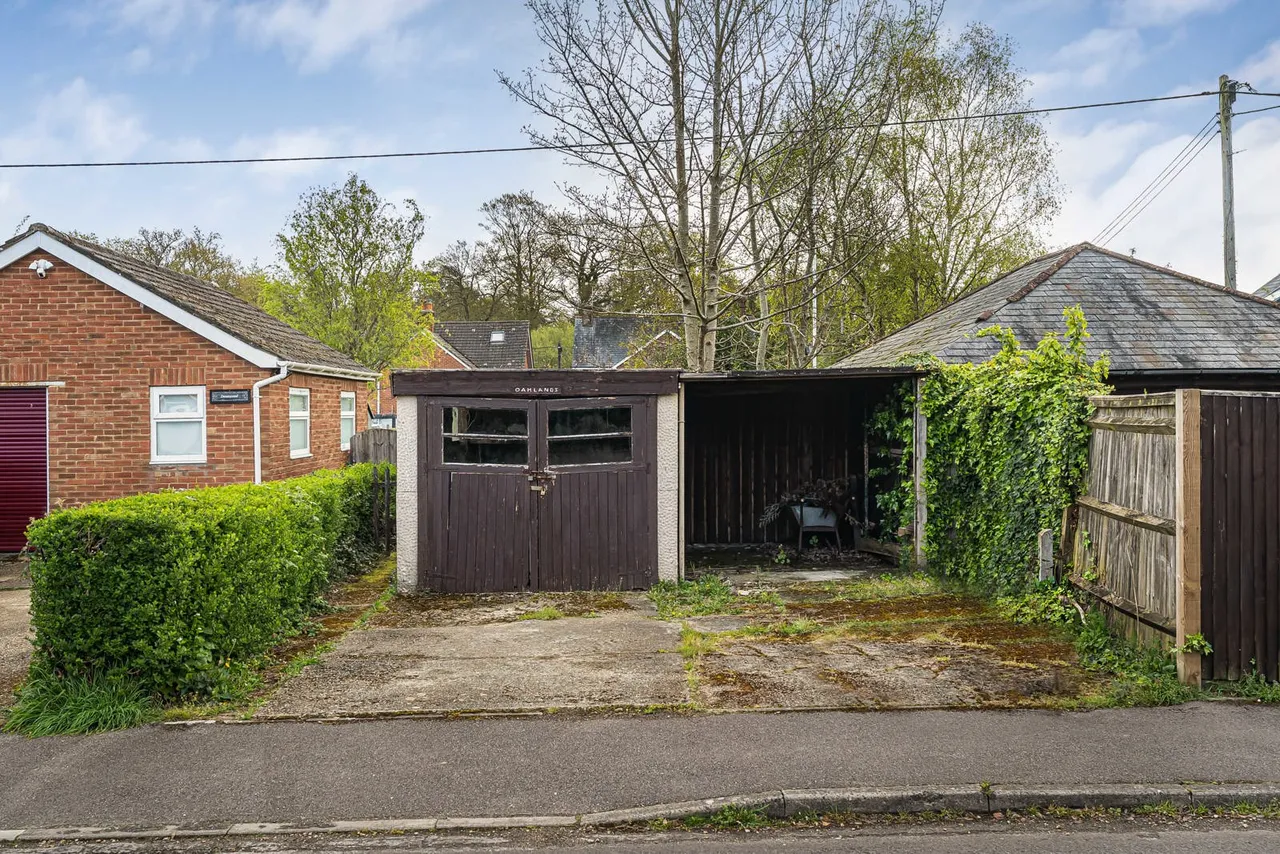 Main Road, Bucks Horn Oak, GU10, photo 17