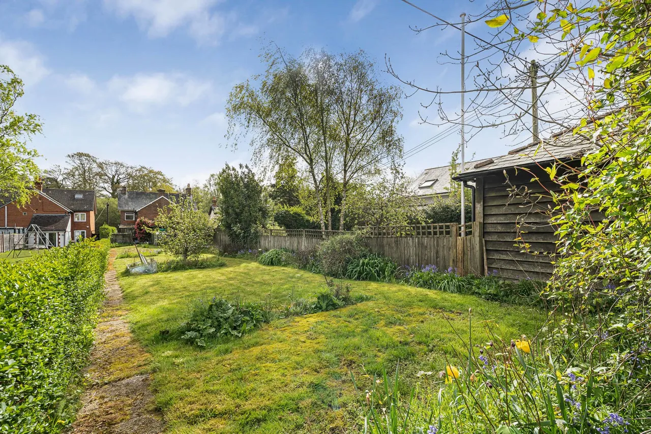 Main Road, Bucks Horn Oak, GU10, photo 4