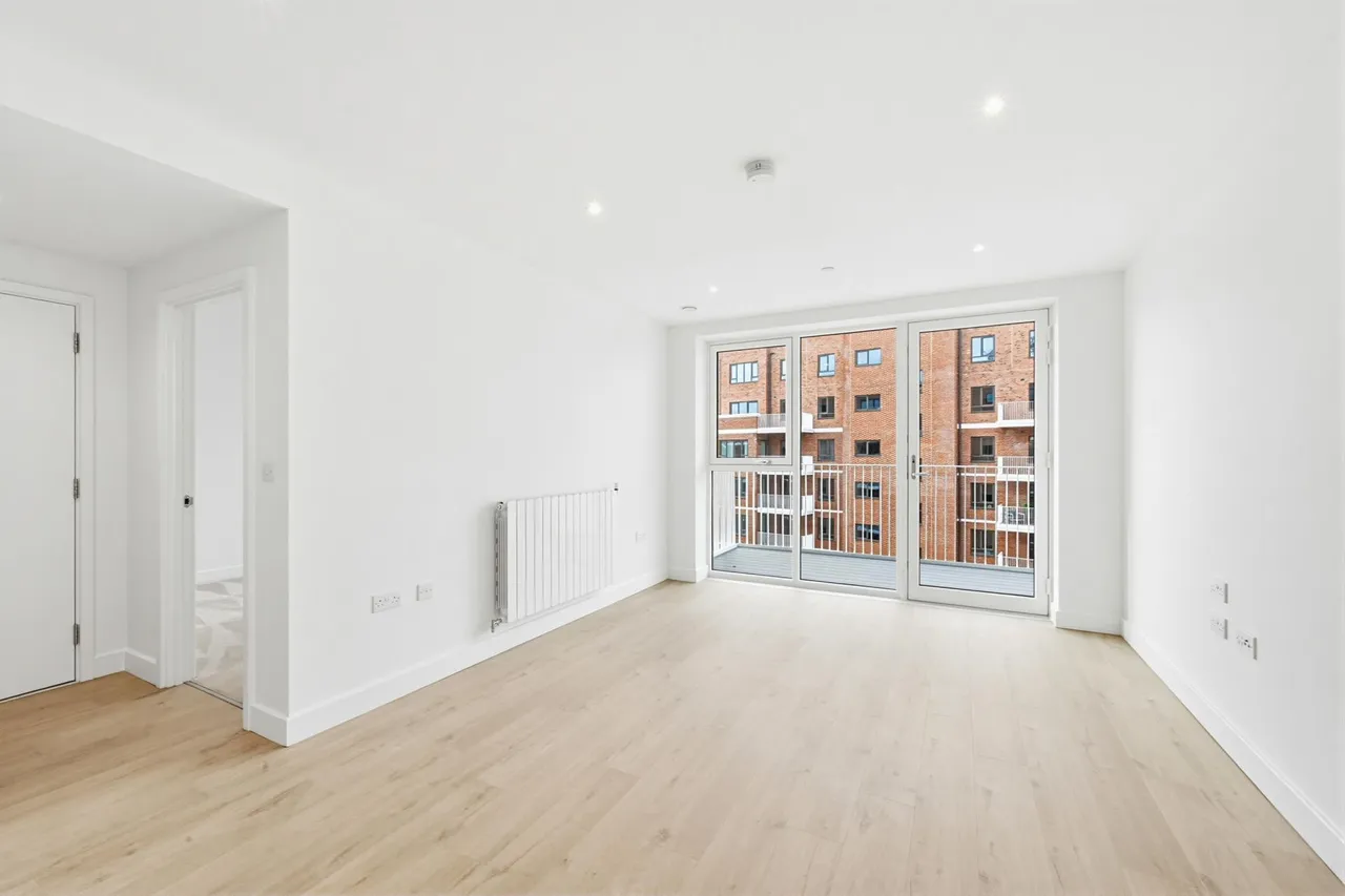 2 bed flat to rent, Southlake Road, London, SE28