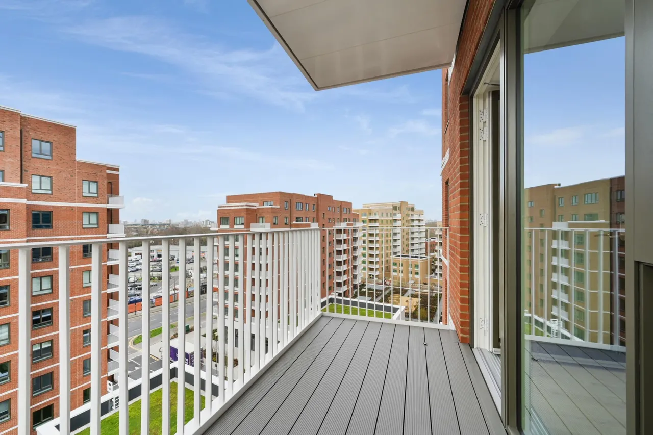Southlake Road, London, SE28, photo 8
