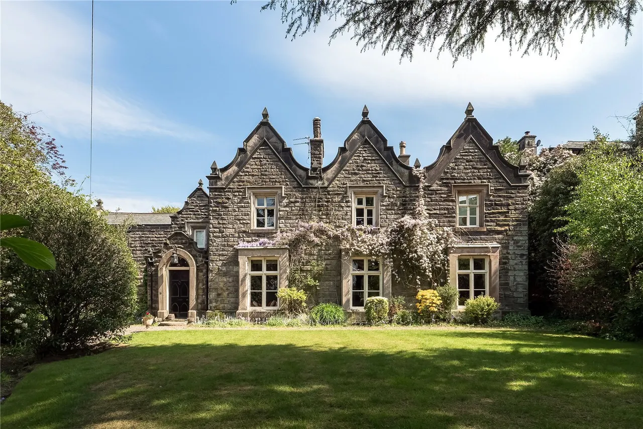 5 bed property for sale, Woodbrook Road, Alderley Edge, SK9