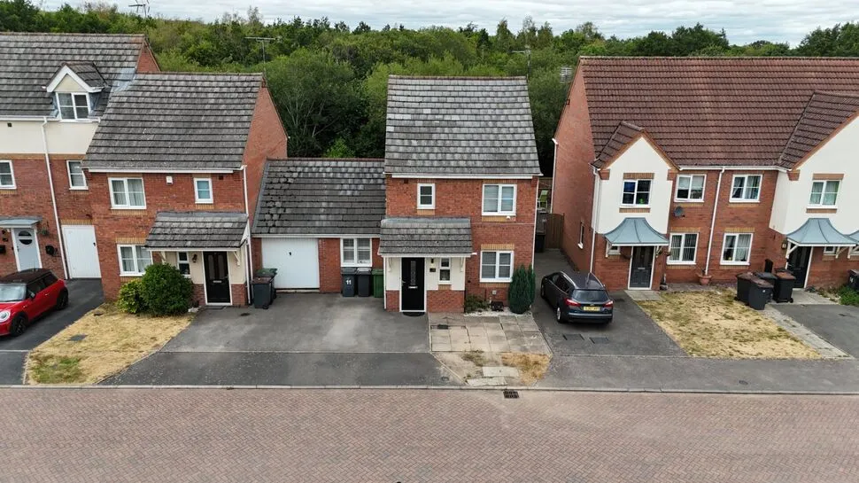 Honeysuckle Close, Bedworth, Warwickshire, CV12, photo 10