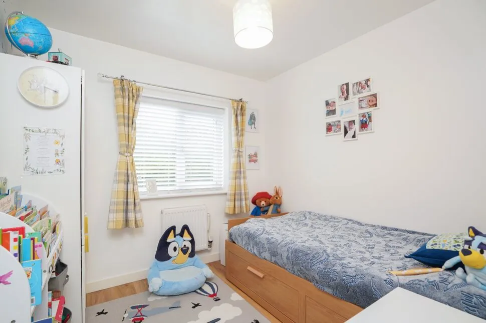 Honeysuckle Close, Bedworth, Warwickshire, CV12, photo 6