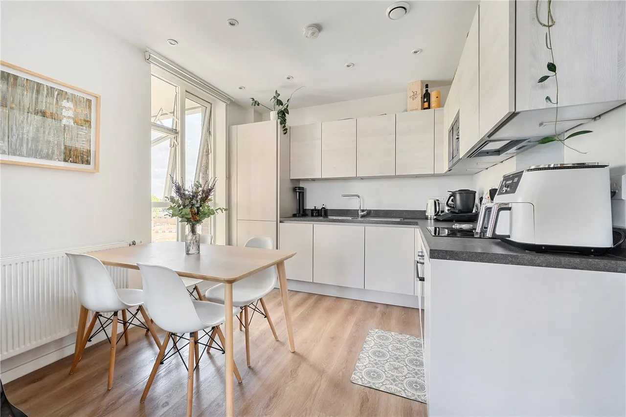 Bow Common Lane, London, E3, photo 6
