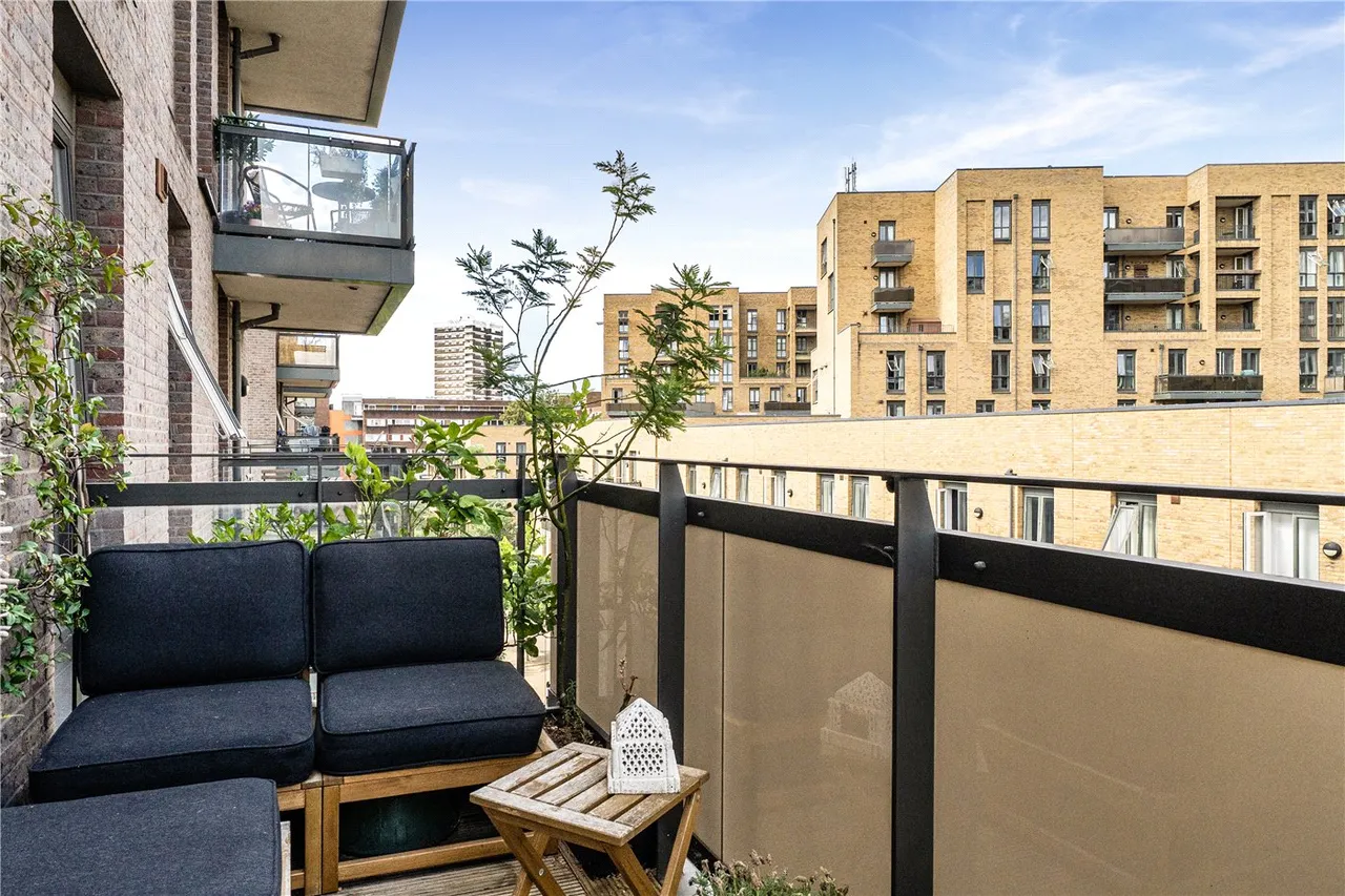 Bow Common Lane, London, E3, photo 12