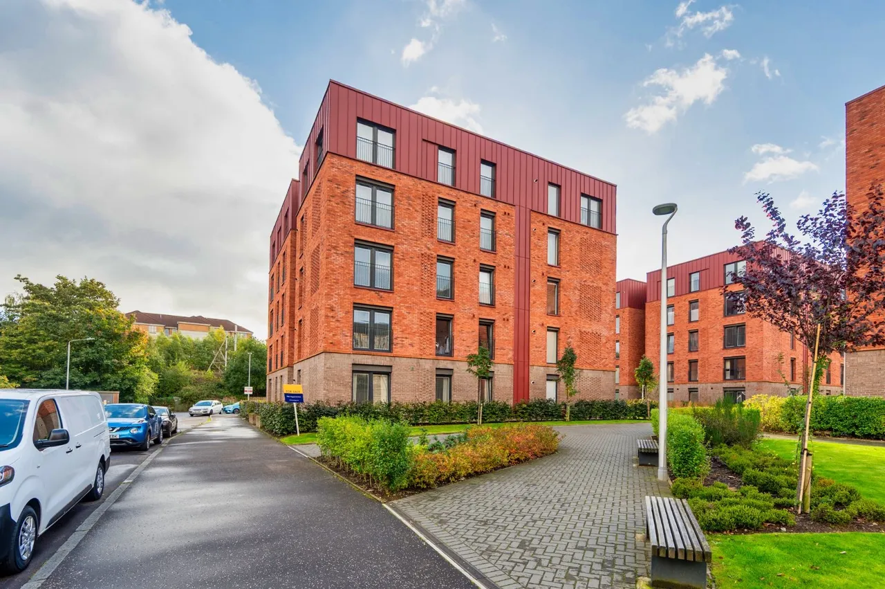 2 bed flat to rent, Greenholme Street, Cathcart, G44