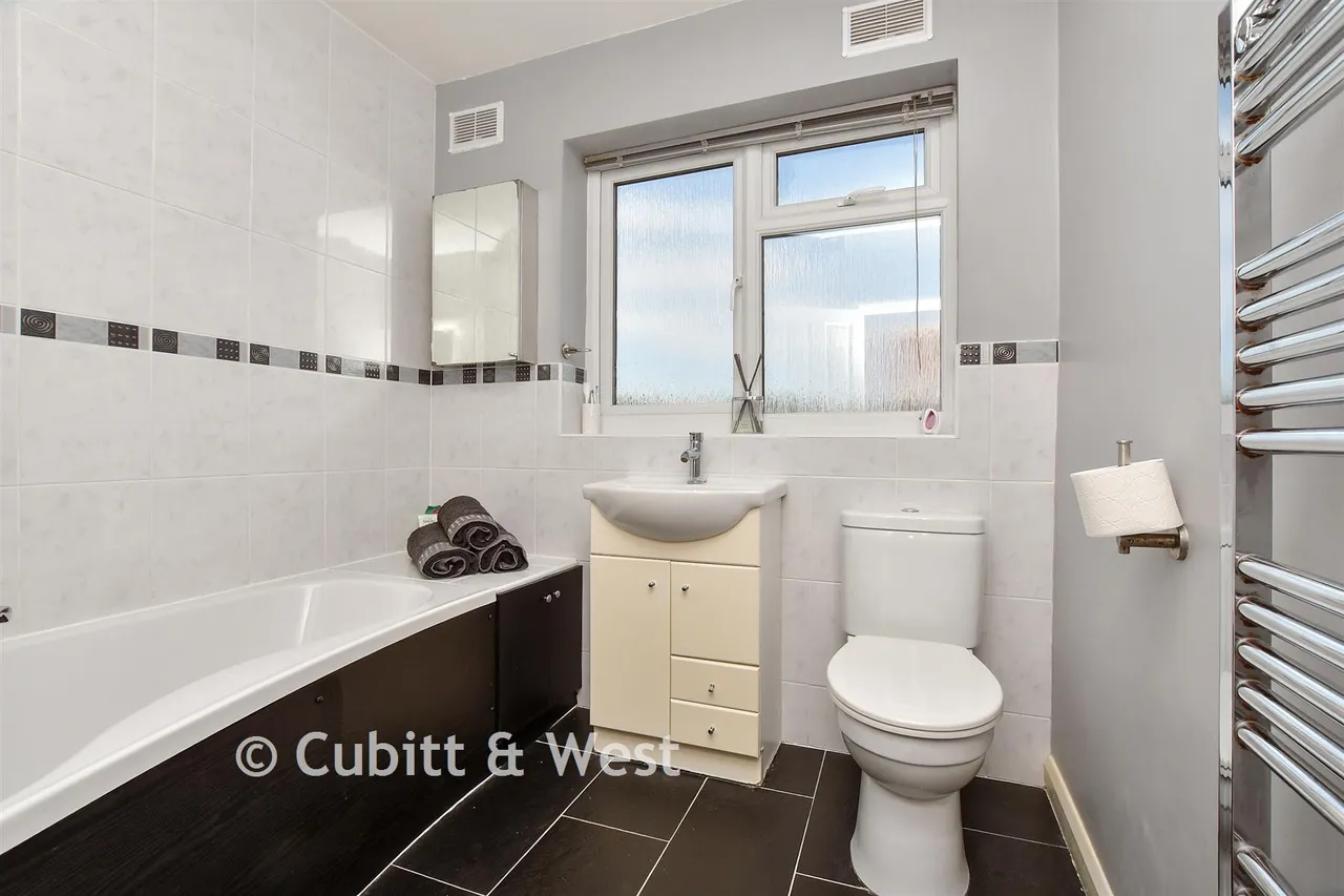 London Road, Wallington, SM6, photo 9