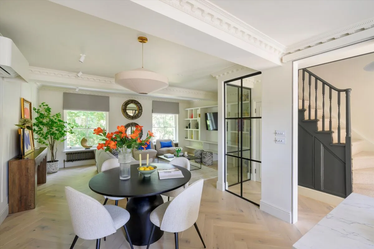 2 bed flat for sale, Westbourne Gardens, London, W2